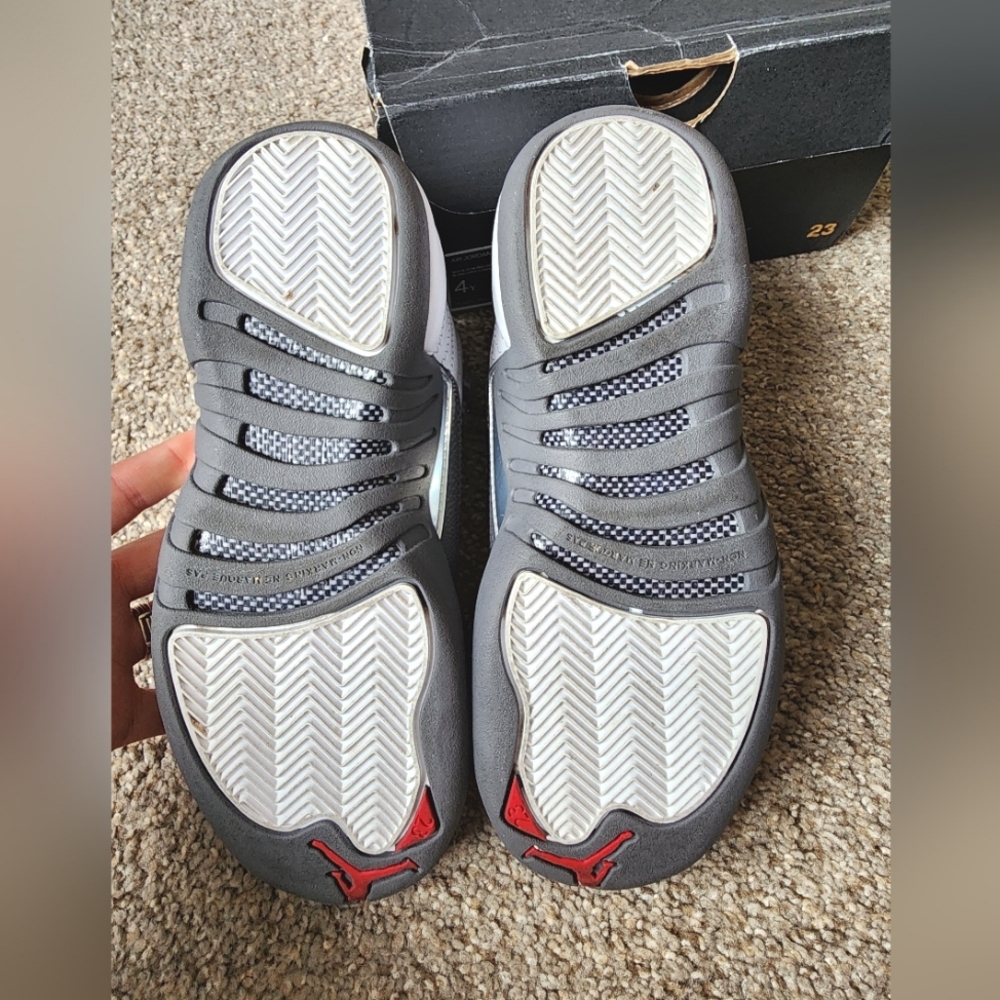 Air Jordan Retro 12 (GS) White Dark Grey - Picture 4 of 10